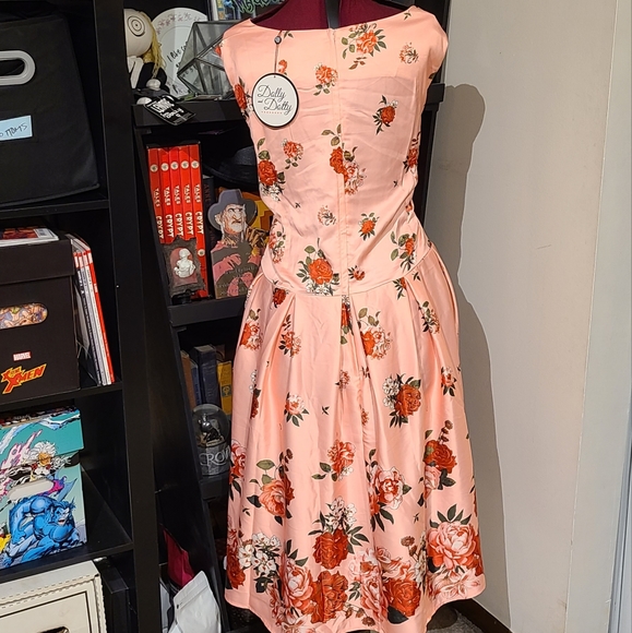 Dolly & Dotty Retro Plus Size Pink & Red Roses Swing Dress NWT - Picture 4 of 7